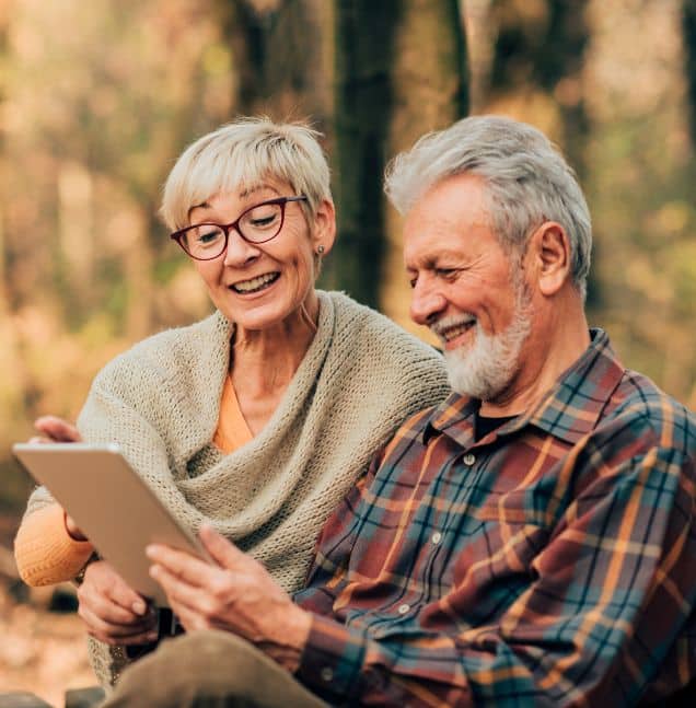 Couple-learning-about-Medicare